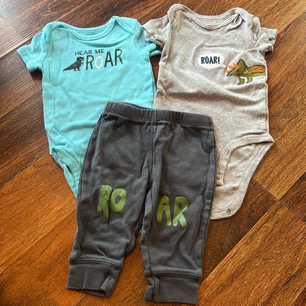 Carter’s Dino Set